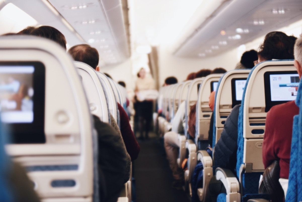 10-Airplane-Etiquette-Rules-to-Follow-According-to-a-New-Study